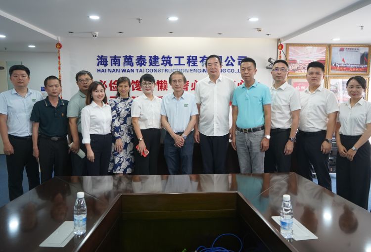 海墾建工集團黨委副書(shū)記、工會(huì )主席、海墾基建公司董事長(cháng)江國買(mǎi)一行蒞臨萬(wàn)泰公司座談交流黨建工作